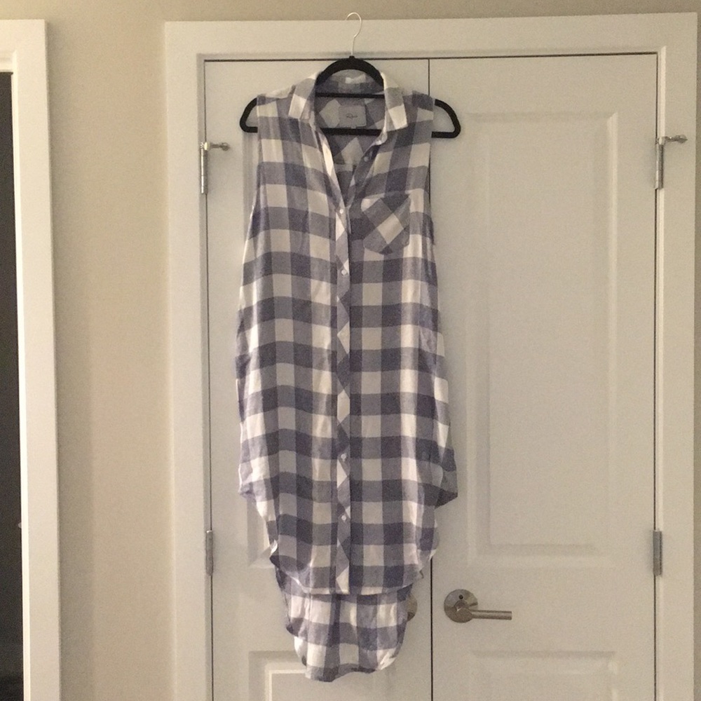 Rails white and blue check long top